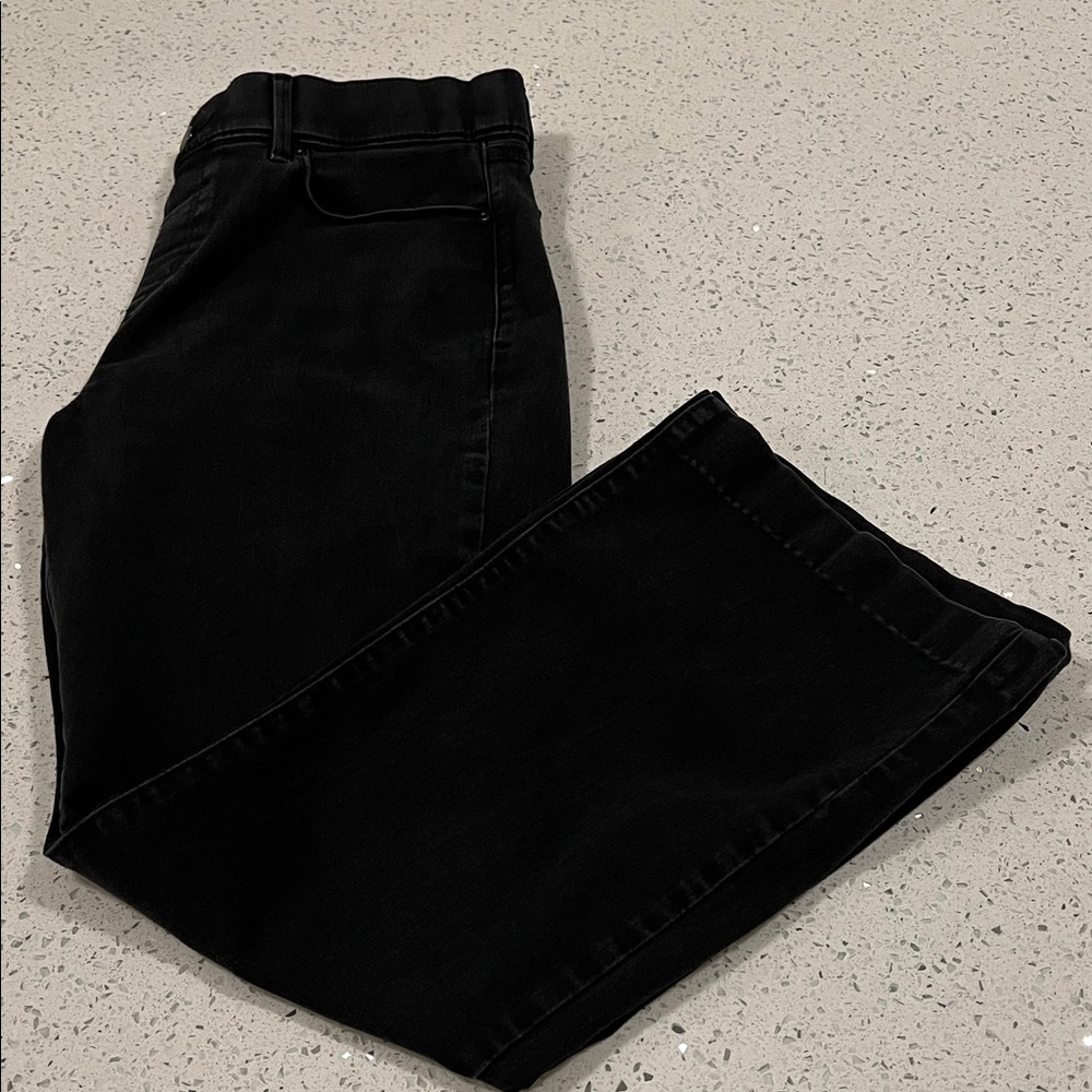 LEVI’S “Perfect Pull On” Flare Elastic Waist Stretch Denim Jeans Black Size 34